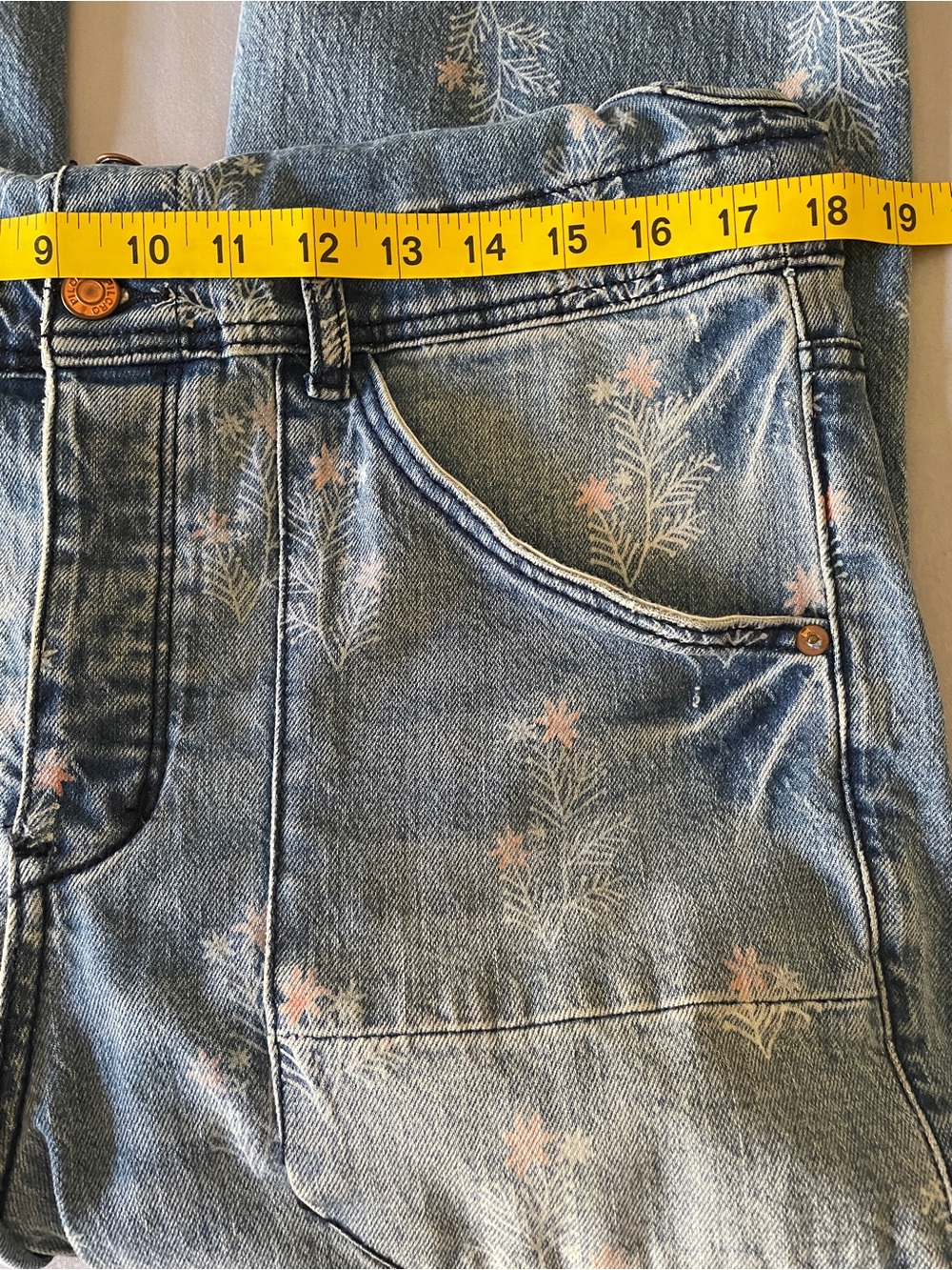 Pilcro Anthropologie The Painters Floral Denim Overalls Size 29 - Picture 8 of 10